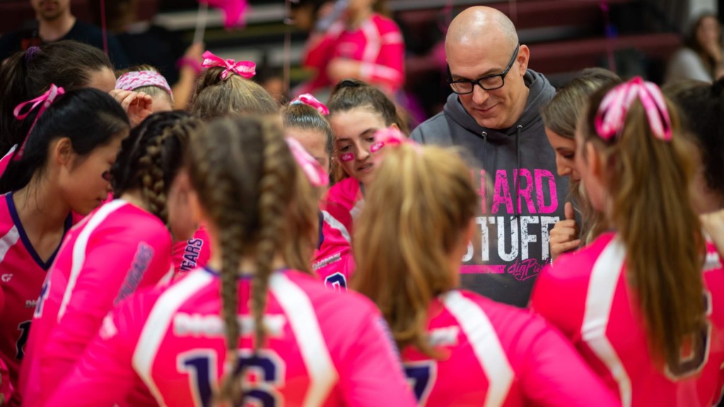 Rick Dunetz coaching his team at Dig Pink in VA