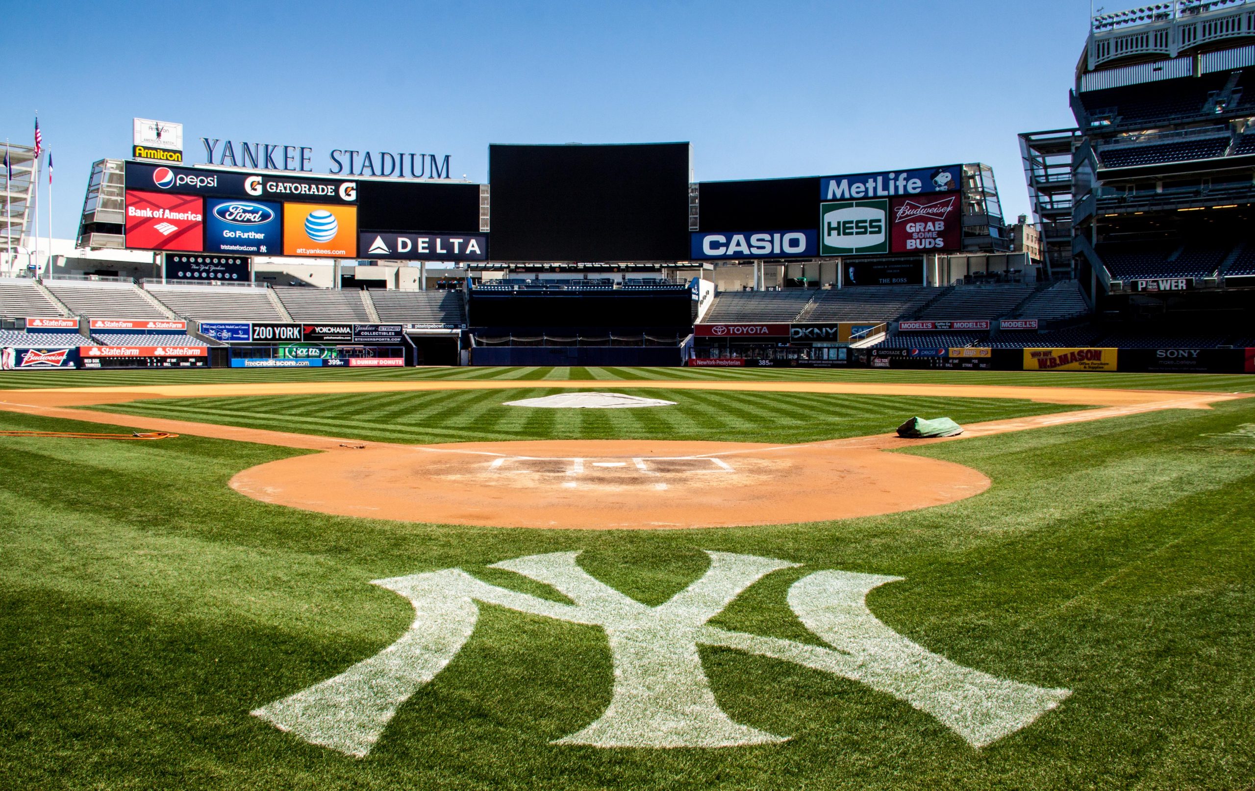 Mariano Rivera makes final entrance at Yankee Stadium 